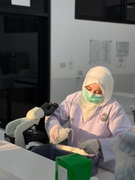 Melalui Praktikum Parasitologi Blok Sistem Imun dan Infeksi Tropis, Mahasiswa Prodi Sarjana Kedokteran FK UM Metro Tingkatkan Kompetensi Laboratorium